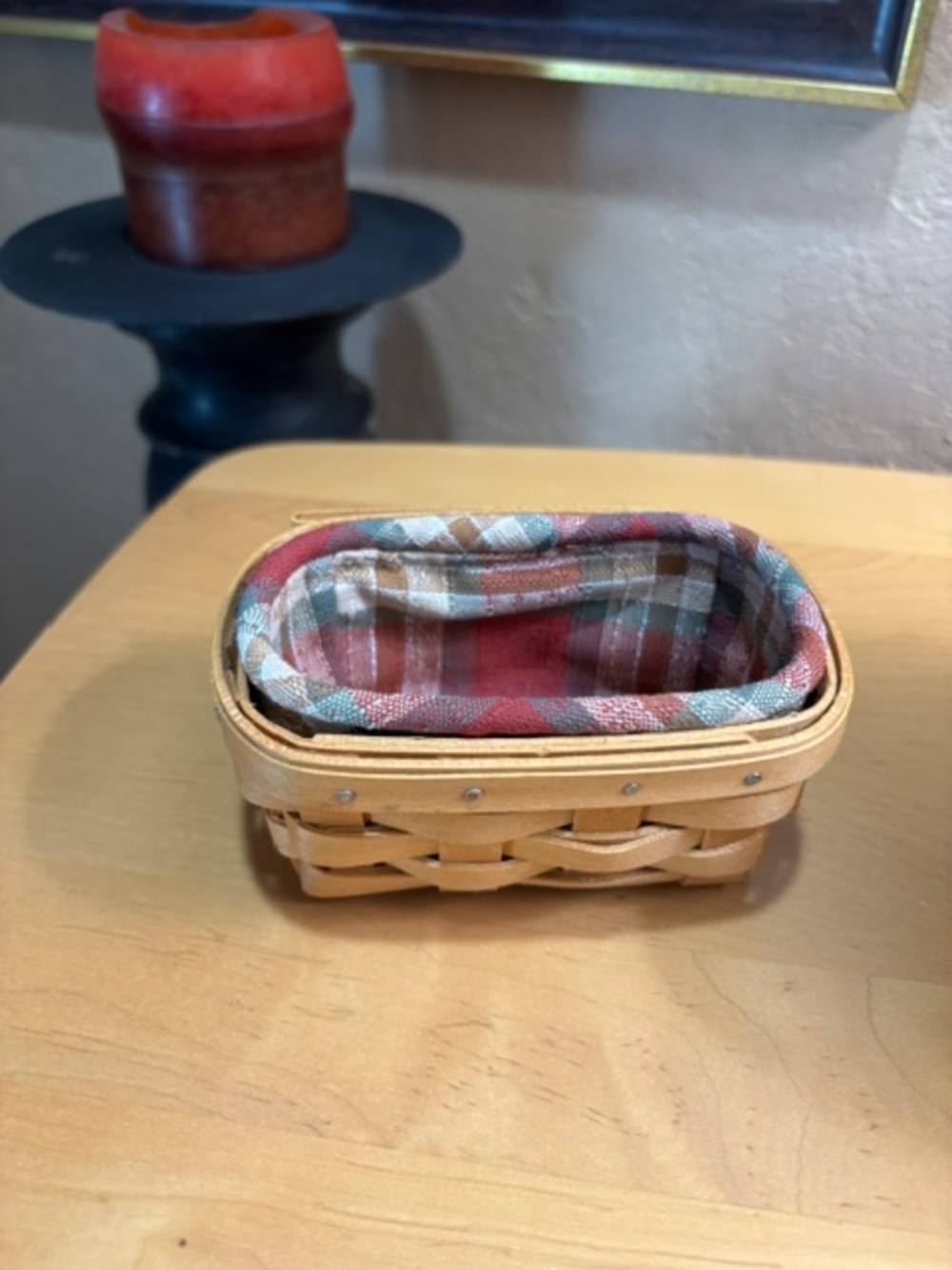 Longaberger 2002 LARGE Basket w/lid and (2) addition small baskets - Picture 3 of 4